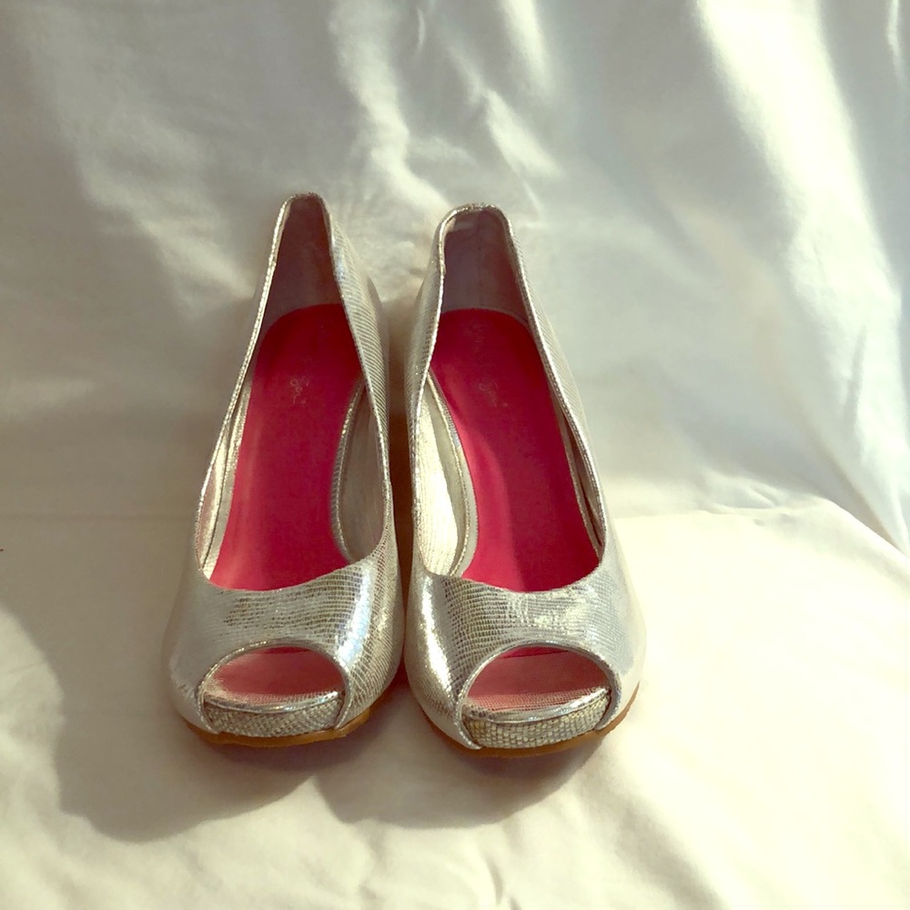 Lilly Pulitzer wedge.